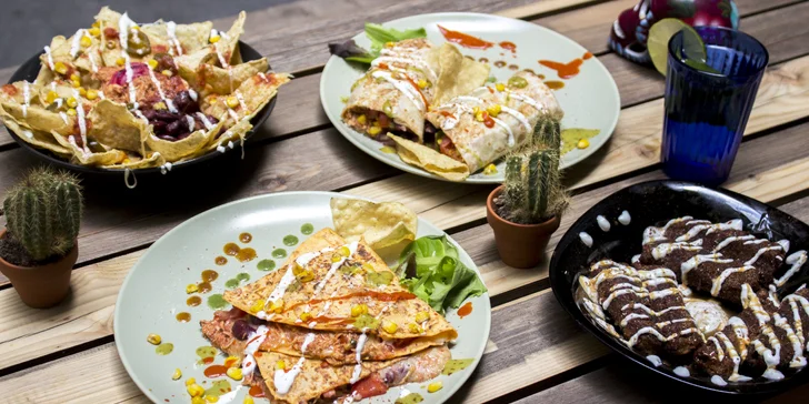 3chodové mexické menu pro 2 osoby k odnosu s sebou: nachos, burritos, quesadillas i dezert