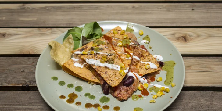 3chodové mexické menu pro 2 osoby k odnosu s sebou: nachos, burritos, quesadillas i dezert