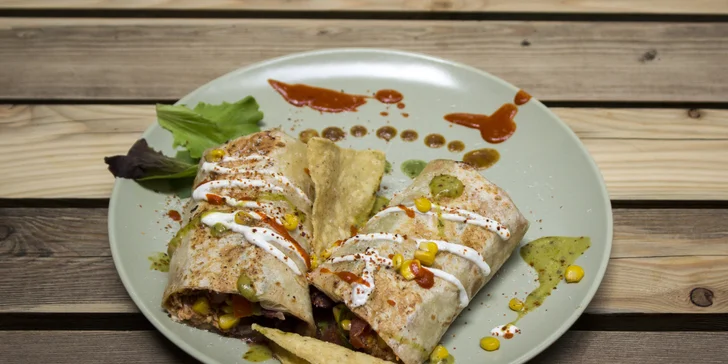 3chodové mexické menu pro 2 osoby k odnosu s sebou: nachos, burritos, quesadillas i dezert