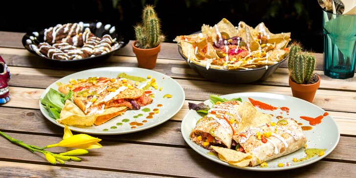 3chodové mexické menu pro 2 osoby: nachos, burritos a quesadillas s kuřecím masem i dezert