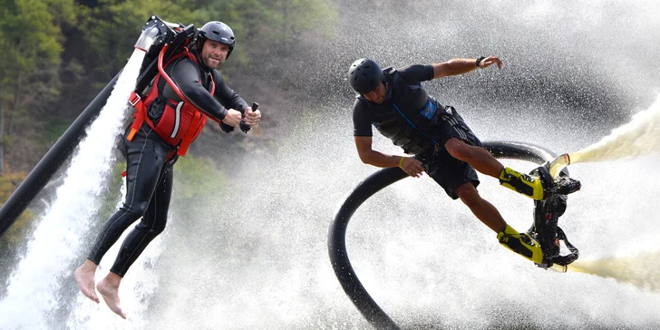 Ulítněte si nad vodní hladinou na Flyboardu, Jetpacku či Hoverboardu podle výběru pro 1–4 osoby