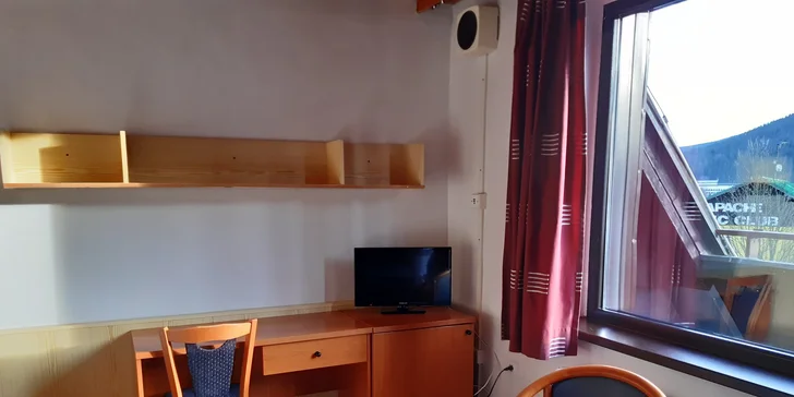 Dovolená pod Čertovou horou v Harrachově: snídaně a neomezeně bazén