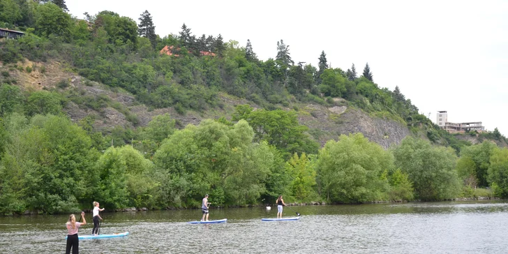 Vodní radovánky na Vltavě: půjčení paddleboardu pro jednoho i pro dva