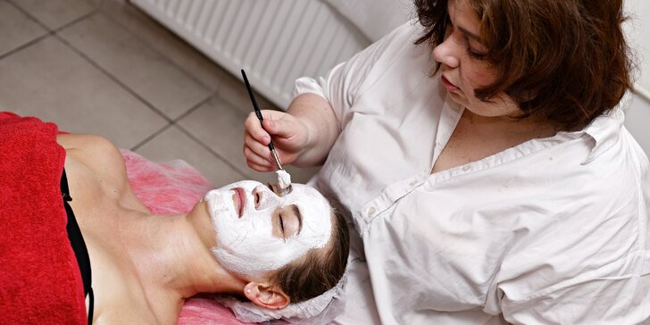 Kosmetické ošetření různých druhů: hloubkové čištění, anti-age, ultrazvuk či intenzivní hydratace