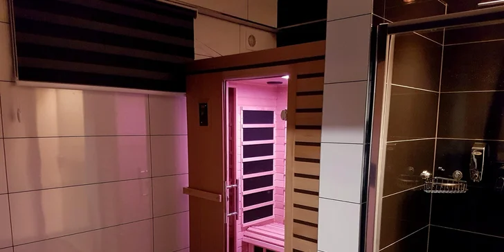 120 minut privátní vířivky pro 2-4 osoby: varianta s infrasaunou i láhví sektu
