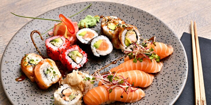Výběr ze tří bohatých sushi menu včetně degustace s předkrmem, dezertem i proseccem