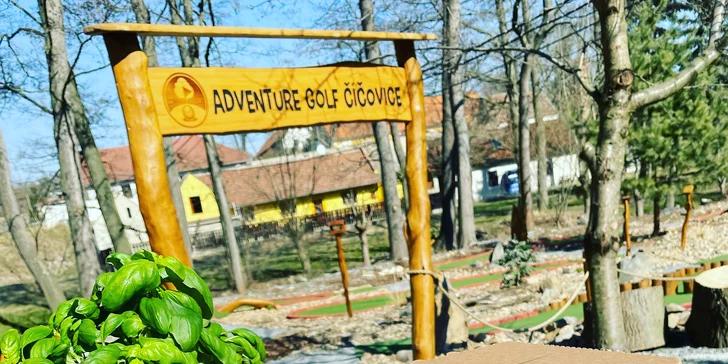 Adventure golf v krásném prostředí: jednotlivé vstupy či permanentka pro děti i dospělé