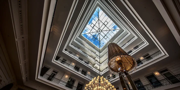 Hotel v centru Budapešti: snídaně v michelinské restauraci a neomezený vstup do wellness
