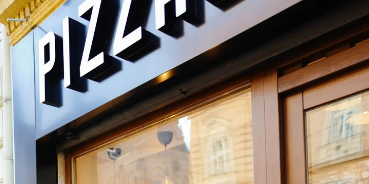 Pizza na místě i s sebou: klasická pizza dle výběru, 1-3x, 32 cm, včetně krabice i nápoje