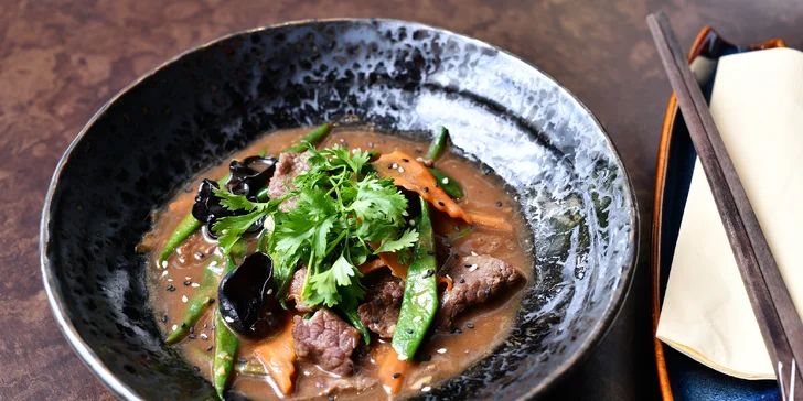Vietnamské speciality pro dva: až 6chodové menu s pho, grilovaným bůčkem, hovězím i dezertem