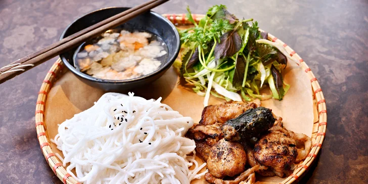 Vietnamské speciality pro dva: až 6chodové menu s pho, grilovaným bůčkem, hovězím i dezertem