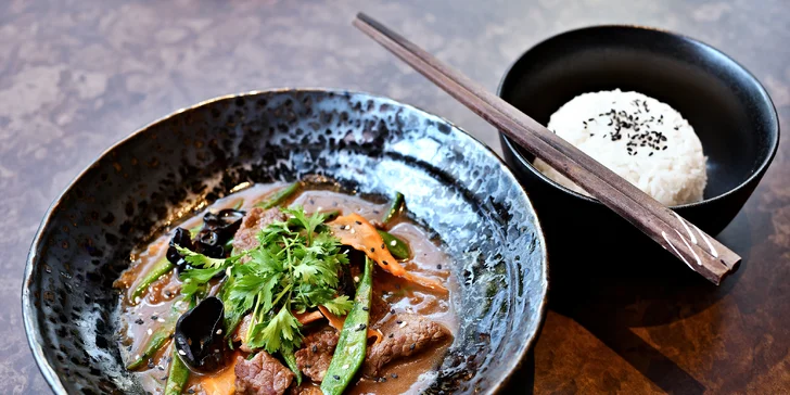 Vietnamské speciality pro dva: až 6chodové menu s pho, grilovaným bůčkem, hovězím i dezertem