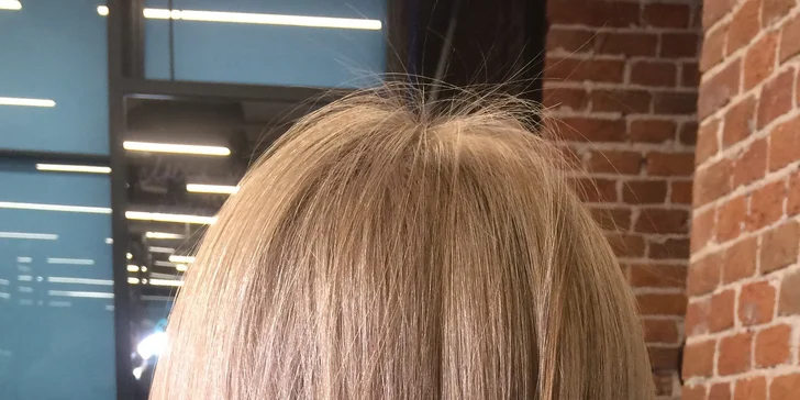 Profesionalní péče: manikúra s gel lakem i střih a barvení vlasů, balayage i ombré