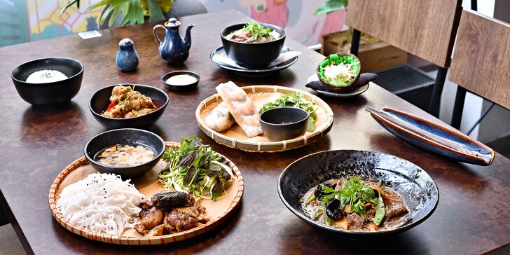 Vietnamské speciality pro dva: až 6chodové menu s pho, grilovaným bůčkem, hovězím i dezertem