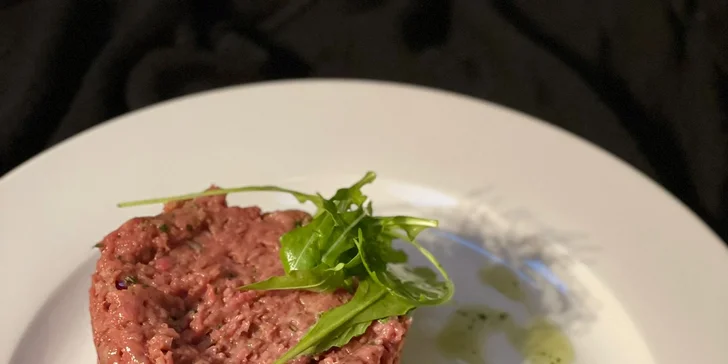 180g nebo 360g tatarák na český či italský způsob i křupavé topinky