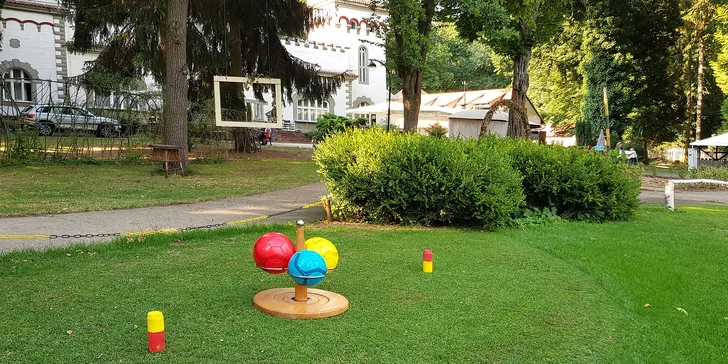 Zkuste golf jinak: denní nebo noční hra footgolfu pro 2 až 8 osob