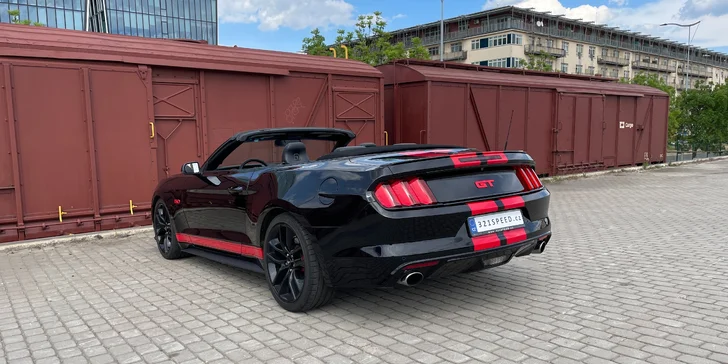 Ford Mustang GT 5.0 V8 Cabrio na 12 či 24 hodin