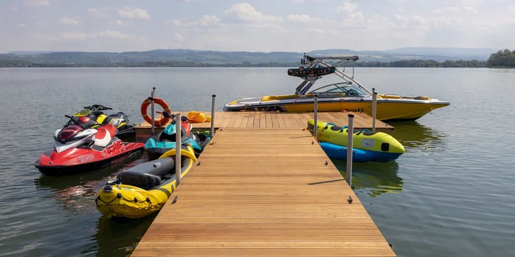 Zábava na vodní hladině: zapůjčení šlapadla či paddleboardu na 1 nebo 2 hodiny