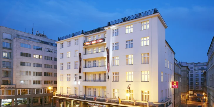 Pobyt v historickém centru Prahy: ubytování ve 4* hotelu, snídaně i luxusní pohoštění s lahví sektu