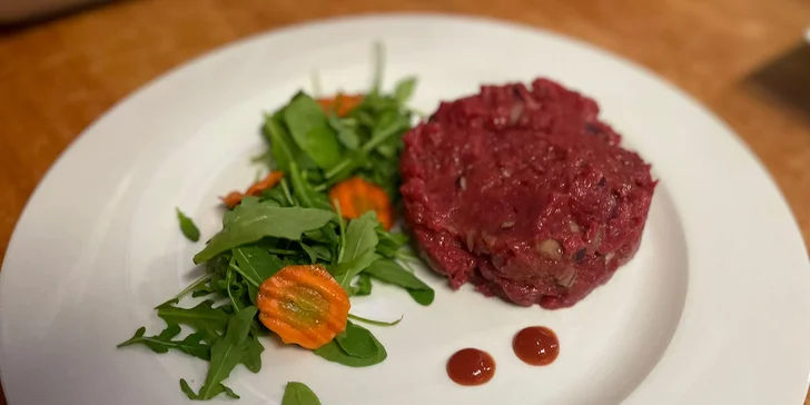 180g nebo 360g tatarák na český či italský způsob i křupavé topinky