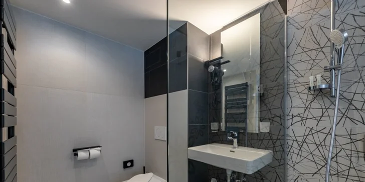 Pobyt ve 4* hotelu jen 150 m od Balatonu: neomezený wellness a polopenze