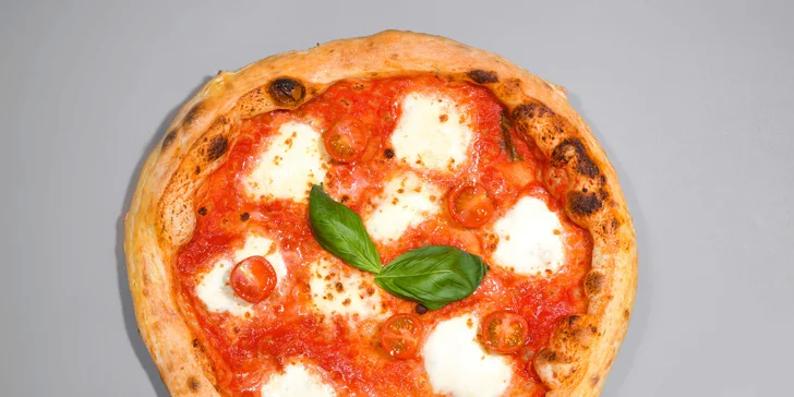 Pizza na místě i s sebou: klasická pizza dle výběru, 1-3x, 32 cm, včetně krabice i nápoje