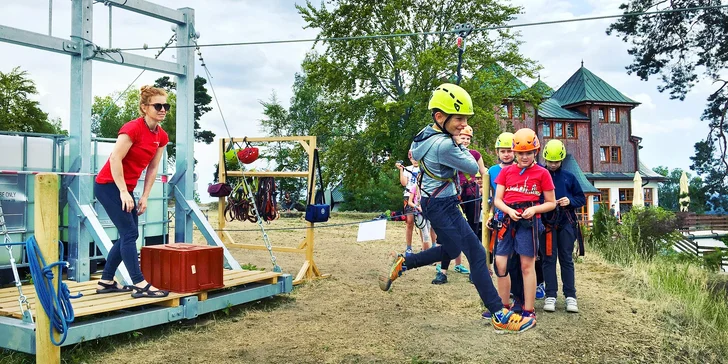 Pořádný adrenalin: hodinový pronájem lesní dráhy zip-line o délce 321 m pro neomezený počet osob