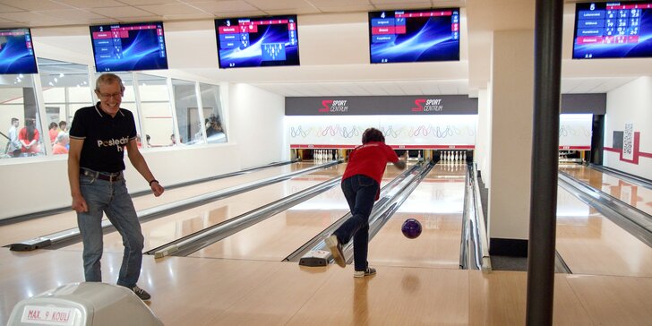 1 nebo 2 hodiny aktivní zábavy: pronájem bowlingové dráhy až pro 6 hráčů v čase 16:00–19:00