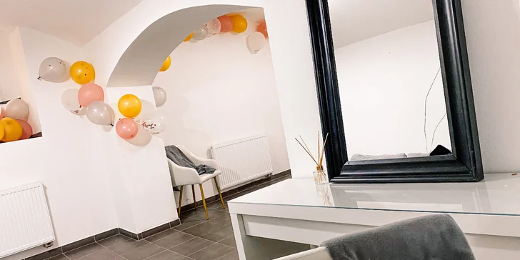 Vlastní řasy jako panenka a upravené obočí: laminace obočí i lash lifting řas
