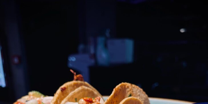 Mexické degustační menu pro dvě osoby: nachos a tacos dle výběru, omáčky i brownie