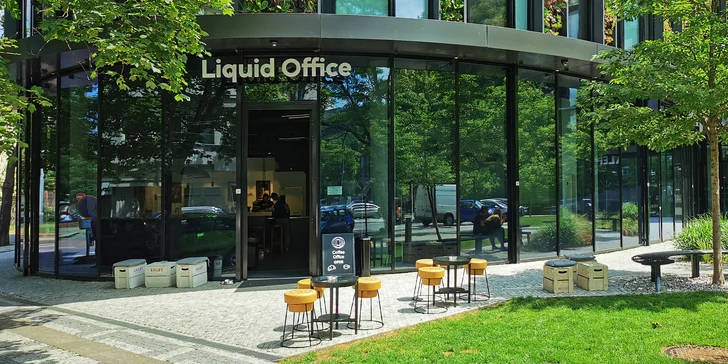 Otevřený voucher do luxusního baru v Karlíně ve výši 300 až 1000 Kč: přes den káva, večer koktejly