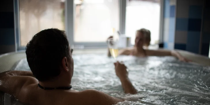 Relaxační pobyt u Mladé Boleslavi: snídaně či polopenze, wellness i degustace vín