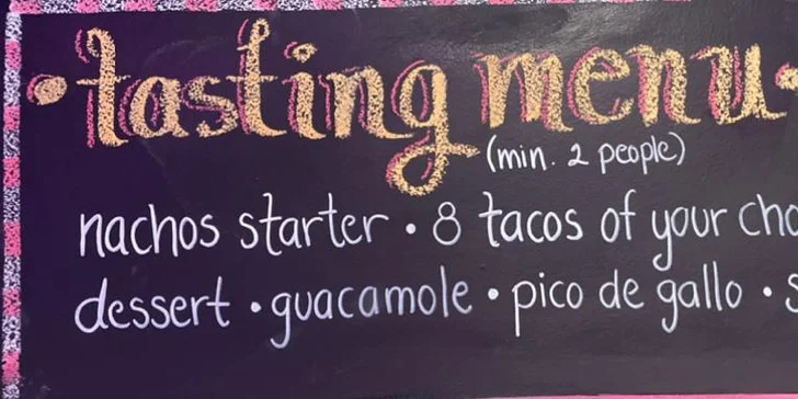 Mexické degustační menu pro dvě osoby: nachos a tacos dle výběru, omáčky i brownie