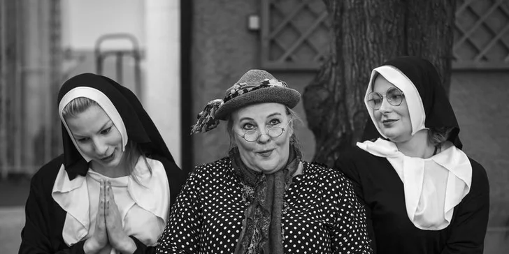 Vstupenka na divadelní představení ŽižKabaret na dvoře ŽDJC
