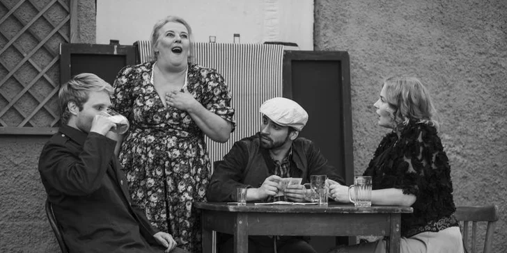 Vstupenka na divadelní představení ŽižKabaret na dvoře ŽDJC