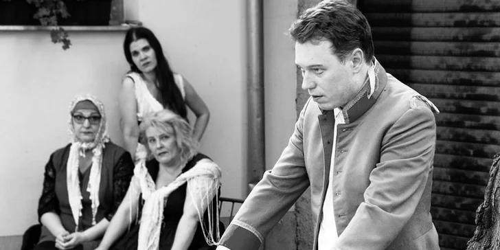 Vstupenka na divadelní představení ŽižKabaret na dvoře ŽDJC
