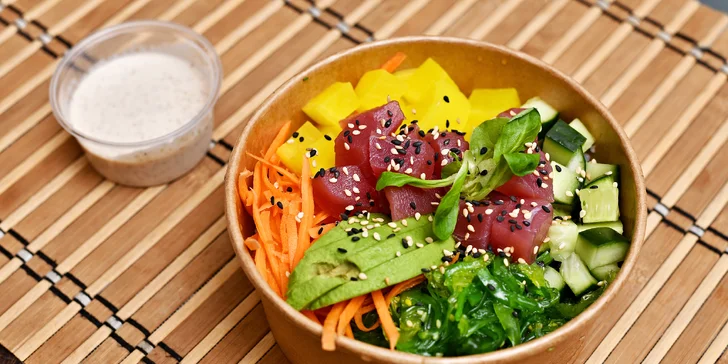 Havajské poke bowl na odnos s sebou: losos, krab, tofu i mango orange, pro 1-2 os.