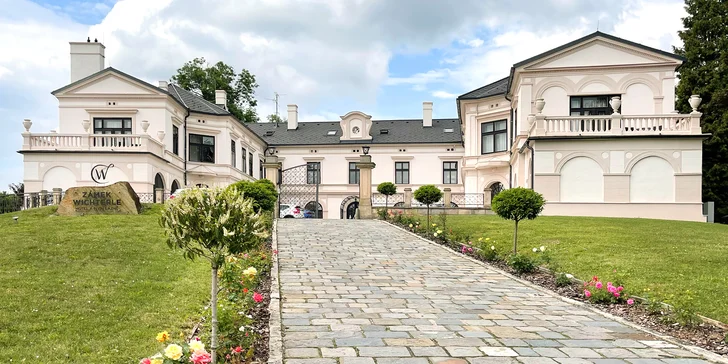 Pobyt na Zámku Wichterle se snídaní či polopenzí, wellness, pivní koupelí i masáží