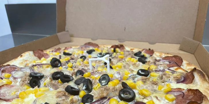 Jedna či dvě pizzy a třeba i nápoje dle výběru: šunková, slaninová i vegetariánská či tvarůžková
