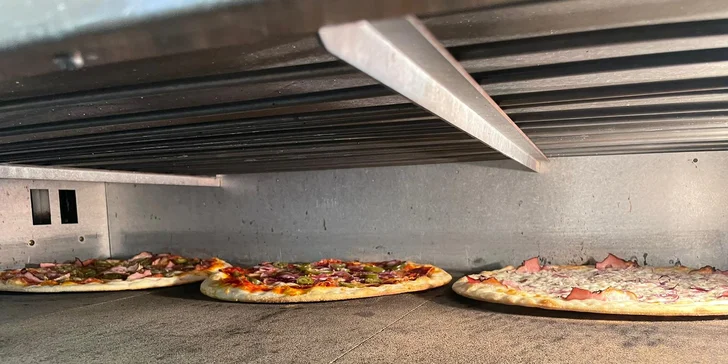 Jedna či dvě pizzy a třeba i nápoje dle výběru: šunková, slaninová i vegetariánská či tvarůžková