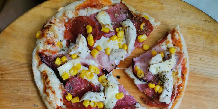 Rozvoz po Opavě: křupavé minipizzy nebo velká pizza dle výběru i s nápojem
