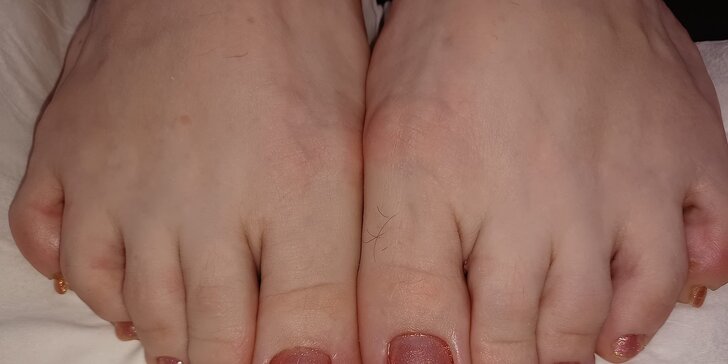 Zdravé a krásné nehty: kombinovaná pedikúra vč. masáže nohou i gel laku
