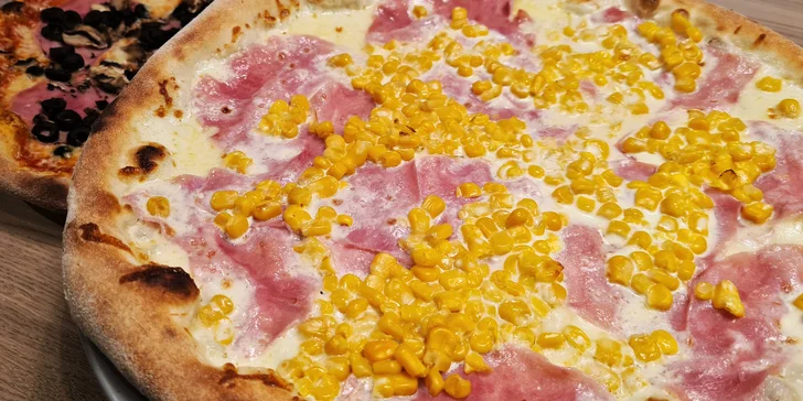 Jedna či dvě pizzy a třeba i nápoje dle výběru: šunková, slaninová i vegetariánská či tvarůžková