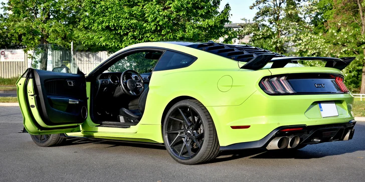 Pronájem Fordu Mustang GT v Shelby paketu na 40 min. nebo až 24 hodin ve všední dny