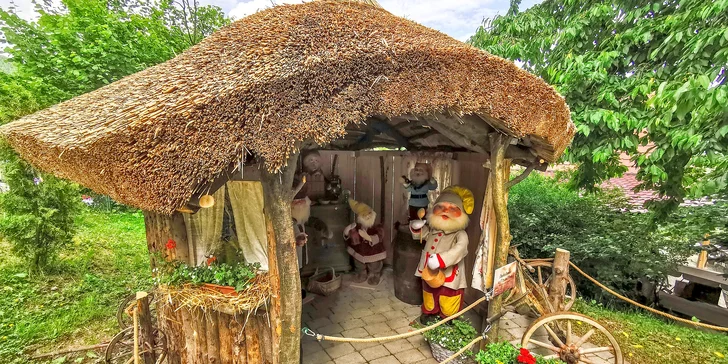 Kouzelný pobyt v korunách stromů: domek až pro 4 osoby i pohádkový les