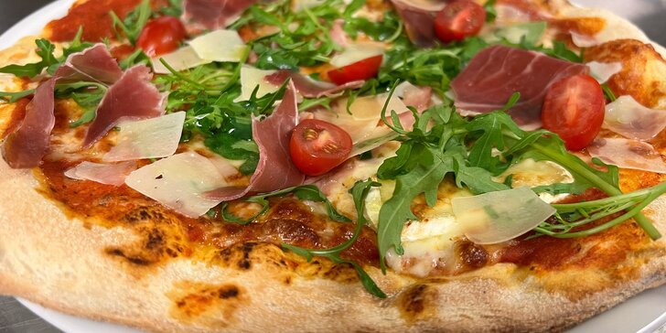 Pizza či pasta dle výběru i pro 2: pizza se 4 druhy sýra nebo mořskými plody i Margherita