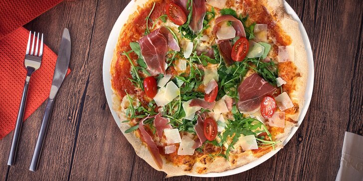 Pizza či pasta dle výběru i pro 2: pizza se 4 druhy sýra nebo mořskými plody i Margherita