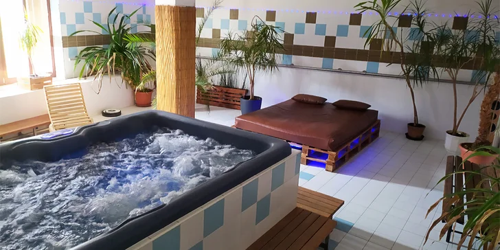 2hodinový relax v soukromém wellness s vířivkou a saunou pro dva