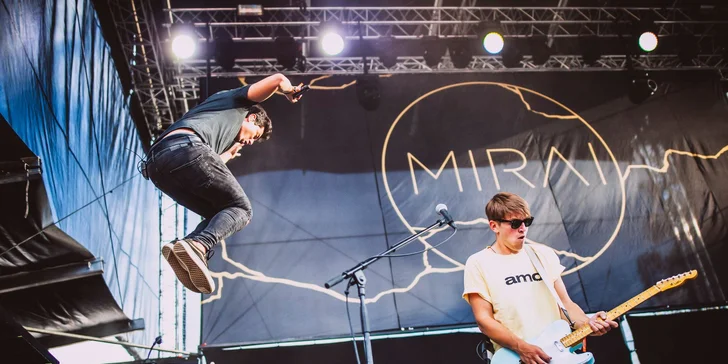 Dvoudenní vstup na Jízdárna Fest v Rychnově nad Kněžnou: Tomáš Klus, Mirai, Jelen, Pavel Callta a další