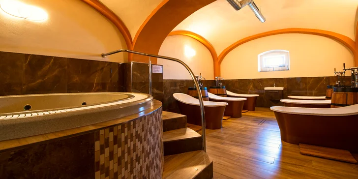 Překvapte svou polovičku romantickým pobytem v Trnavě: pivní lázně, chutné jídlo i wellness